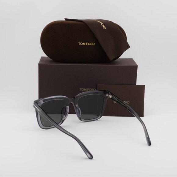 Tom Ford FT0969-K 20A Square Sunglasses - Grey/Smoke - Picture 3 of 8